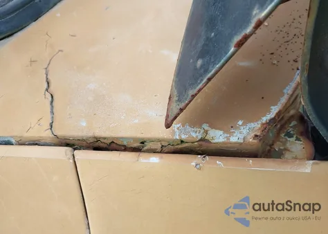 1963 Plymouth Valiant from USA, damaged, VIN 1132627252